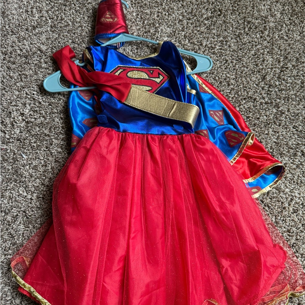 Child 8-10 super women costume good condition